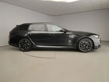 BMW M5 Touring LED   Leder   HUD   Active cruise   p