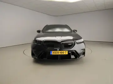 BMW M5 Touring LED   Leder   HUD   Active cruise   p