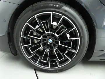 BMW M5 Touring LED   Leder   HUD   Active cruise   p