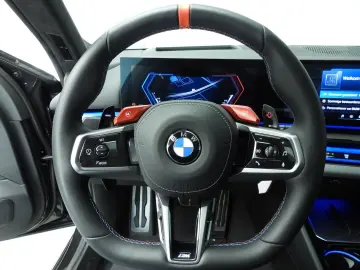 BMW M5 Touring LED   Leder   HUD   Active cruise   p