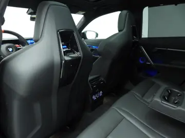 BMW M5 Touring LED   Leder   HUD   Active cruise   p