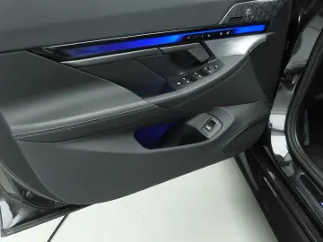 BMW M5 Touring LED   Leder   HUD   Active cruise   p