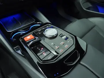 BMW M5 Touring LED   Leder   HUD   Active cruise   p