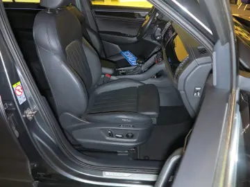 SKODA Kodiaq TDI2.0 SCR DSG7 L&K 4x4 Leder eSAD AHK