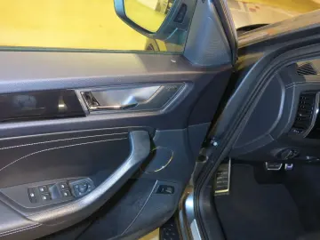 SKODA Kodiaq TDI2.0 SCR DSG7 L&K 4x4 Leder eSAD AHK