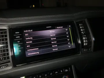 SKODA Kodiaq TDI2.0 SCR DSG7 L&K 4x4 Leder eSAD AHK