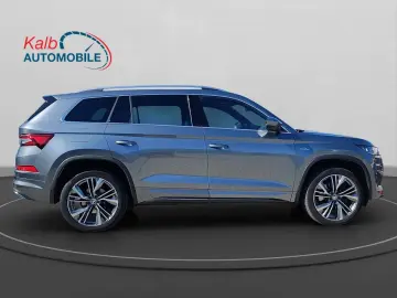 SKODA KODIAQ 2.0TDI DSG 4x4 L&K NAVI AHK PANO 360