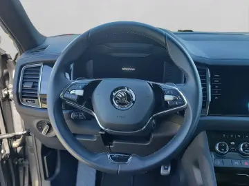 SKODA KODIAQ 2.0TDI DSG 4x4 L&K NAVI AHK PANO 360
