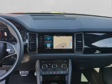 SKODA KODIAQ 2.0TDI DSG 4x4 L&K NAVI AHK PANO 360