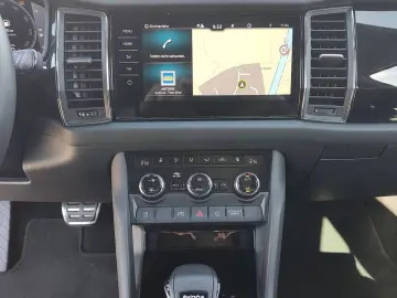 SKODA KODIAQ 2.0TDI DSG 4x4 L&K NAVI AHK PANO 360