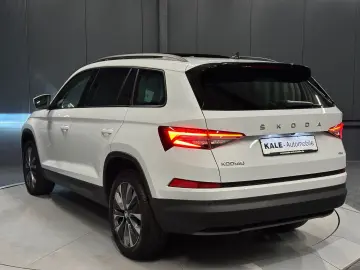 SKODA Kodiaq Tour 4x4  19Zoll PANORAMA 360 Standhzg