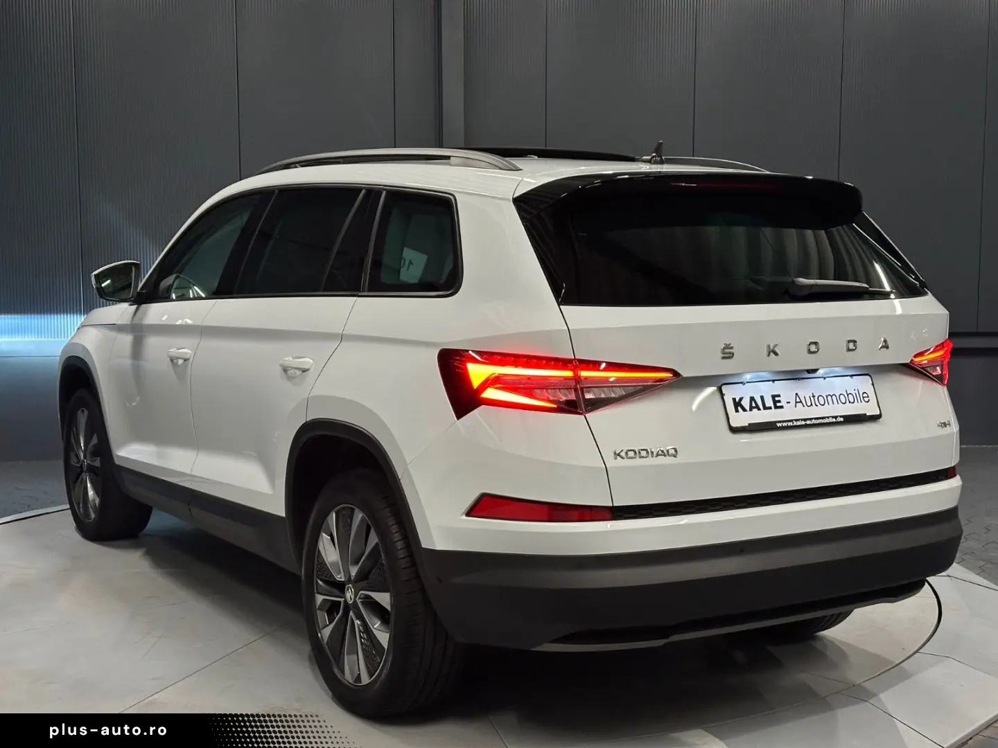 SKODA Kodiaq Tour 4x4  19Zoll PANORAMA 360 Standhzg