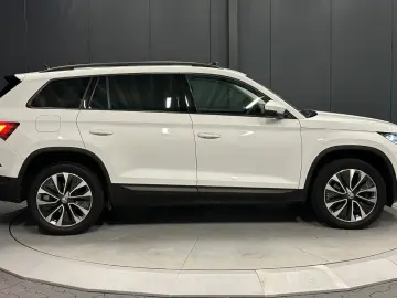 SKODA Kodiaq Tour 4x4  19Zoll PANORAMA 360 Standhzg