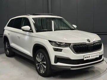 SKODA Kodiaq Tour 4x4  19Zoll PANORAMA 360 Standhzg
