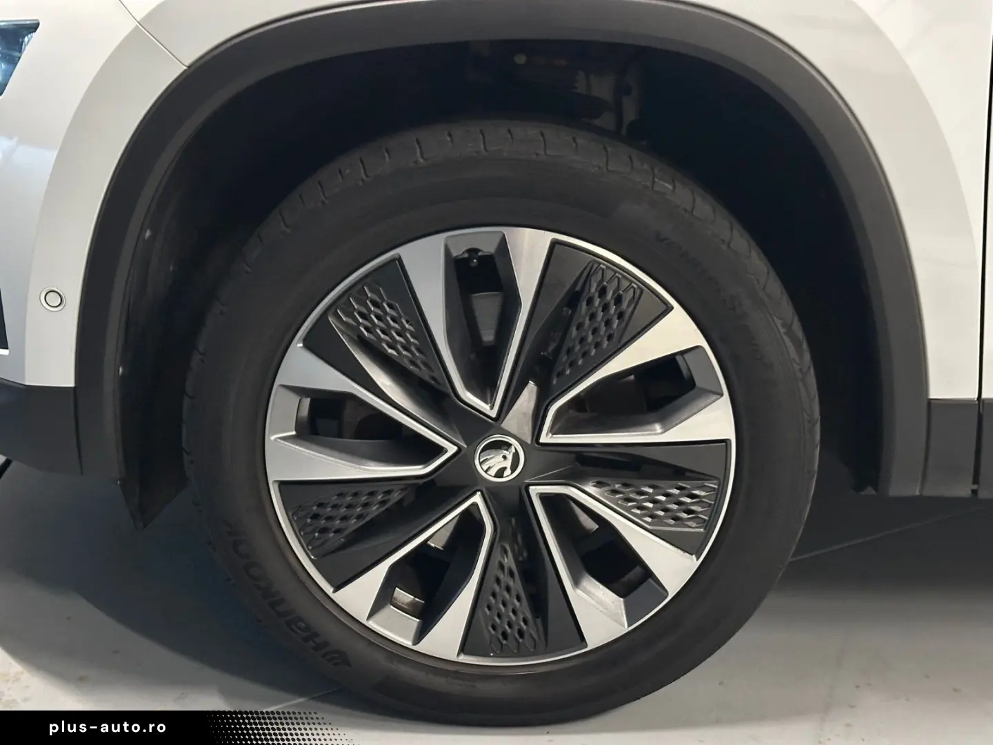 SKODA Kodiaq Tour 4x4  19Zoll PANORAMA 360 Standhzg
