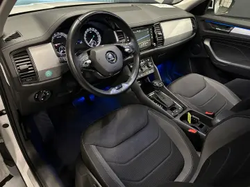 SKODA Kodiaq Tour 4x4  19Zoll PANORAMA 360 Standhzg