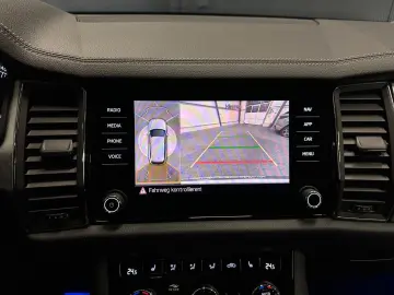 SKODA Kodiaq Tour 4x4  19Zoll PANORAMA 360 Standhzg