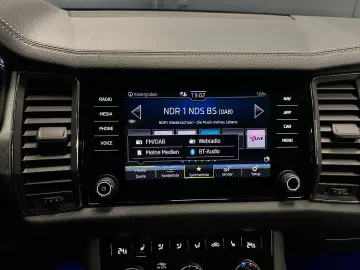 SKODA Kodiaq Tour 4x4  19Zoll PANORAMA 360 Standhzg
