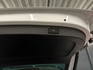 SKODA Kodiaq Tour 4x4  19Zoll PANORAMA 360 Standhzg