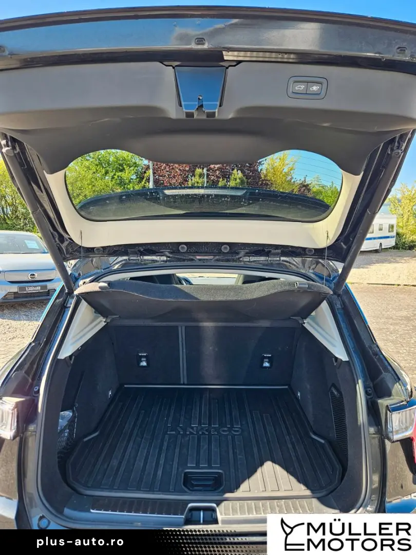 LYNC AND CO 01 Hybrid