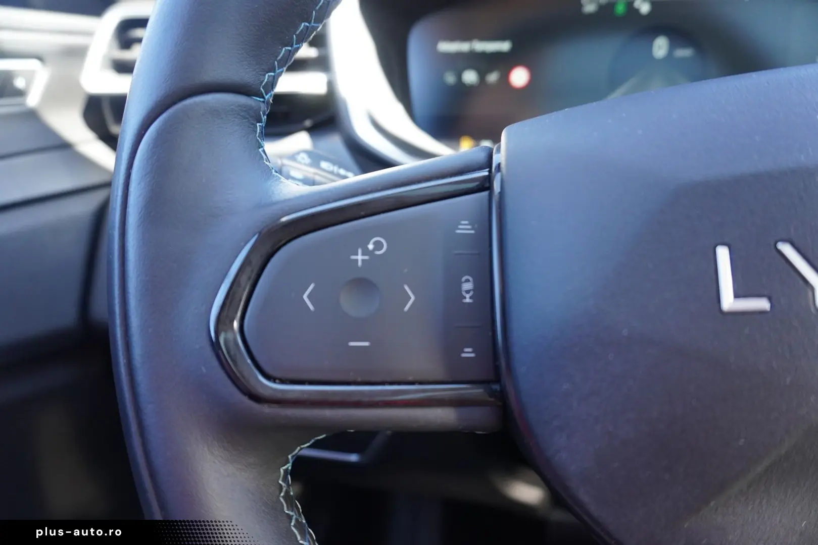 LYNC AND CO 01 1.5 TD PHEV Aut. LED ACC 360  Pano