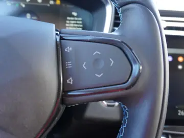 LYNC AND CO 01 1.5 TD PHEV Aut. LED ACC 360  Pano
