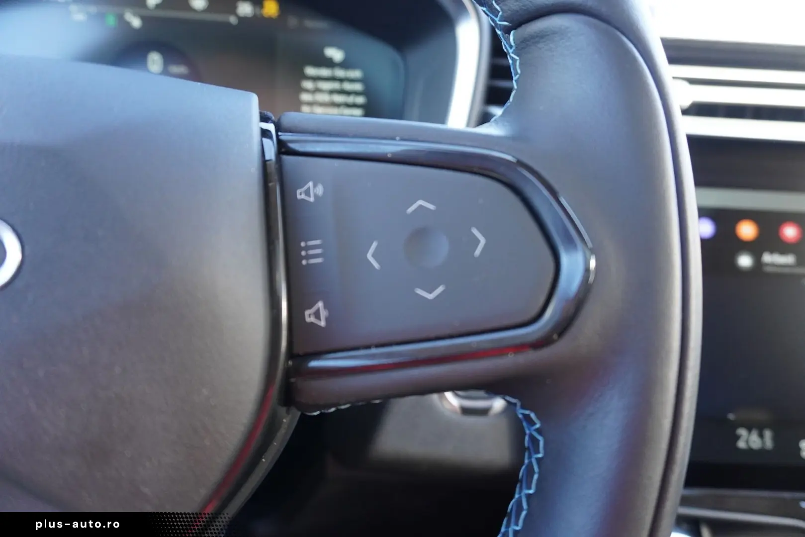LYNC AND CO 01 1.5 TD PHEV Aut. LED ACC 360  Pano