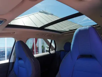LYNC AND CO 01 1.5 TD PHEV Aut. LED ACC 360  Pano