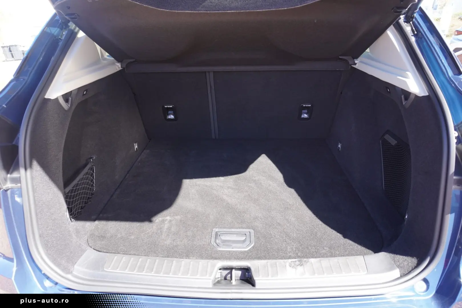 LYNC AND CO 01 1.5 TD PHEV Aut. LED ACC 360  Pano