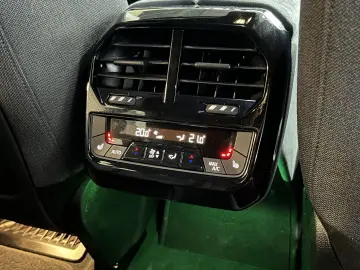 BMW iX 50 xDrive Pano. Harman Kardon LED HUD AHK