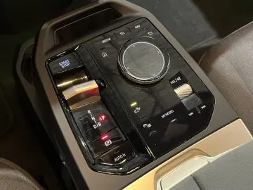 BMW iX 50 xDrive Pano. Harman Kardon LED HUD AHK