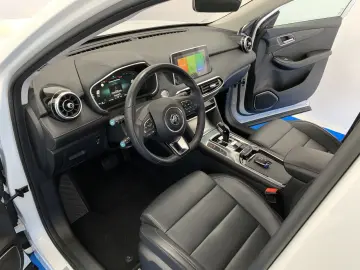 MG EHS PHEV Comfort 17kWh CAM LEDER NAV SHZ ACC
