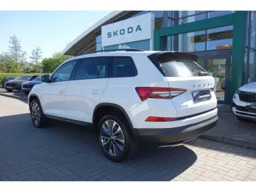 SKODA Kodiaq 2.0 TDI Tour DSG 4x4 AHK PANO LED NAVI VC