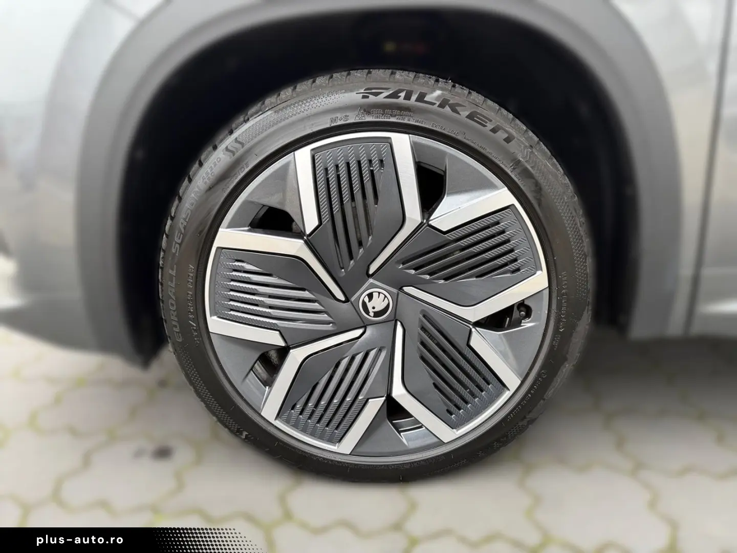 SKODA Kodiaq 2.0 TDI DSG 4x4 SPORTLINE  AHK  PANO  DCC