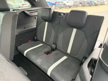 SKODA Kodiaq 2.0 TDI DSG 4x4 SPORTLINE  AHK  PANO  DCC
