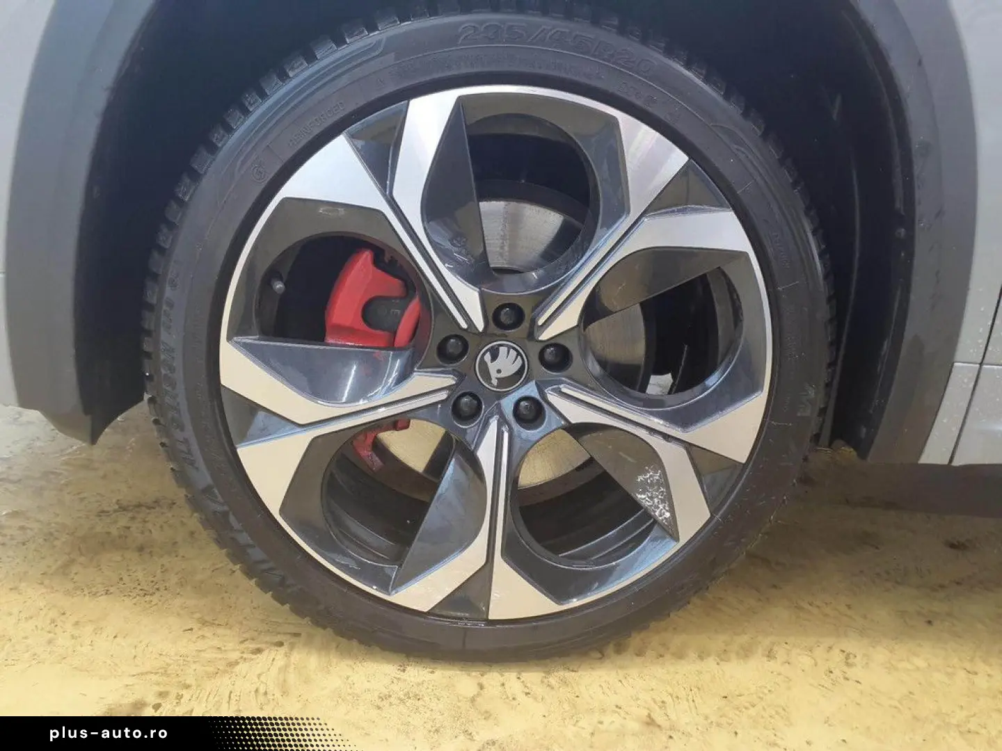 SKODA Kodiaq 2.0 TSI RS 4x4 NAVI MATRIX-LED AHK PANO