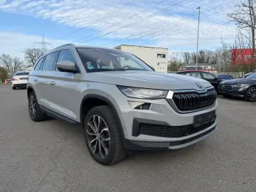 SKODA Kodiaq Style 4x4 DSG PANO ACC 360 STD-HZG AHK