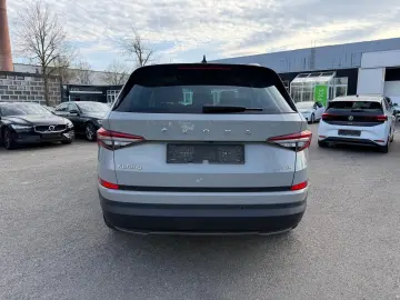 SKODA Kodiaq Style 4x4 DSG PANO ACC 360 STD-HZG AHK
