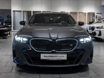 BMW i5 M60 xDrive HUD LED SITZBELÜFTUNG ACC B&W NAVI