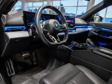 BMW i5 M60 xDrive HUD LED SITZBELÜFTUNG ACC B&W NAVI