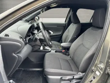 TOYOTA Yaris Cross 1.5 Hybrid FWD Team D  Saftey  Winte