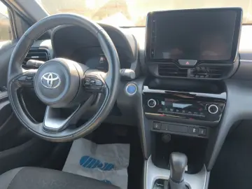TOYOTA Yaris Cross Hybrid 1.5 VVT-i Team Deutschland
