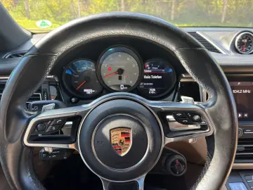 PORSCHE Macan S