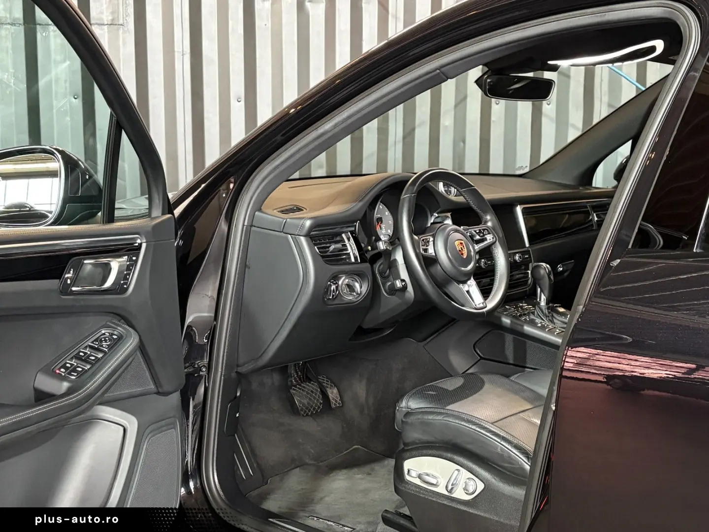 PORSCHE Macan S (Approved   elektr. AHK   21 )