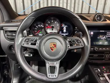 PORSCHE Macan S (Approved   elektr. AHK   21 )