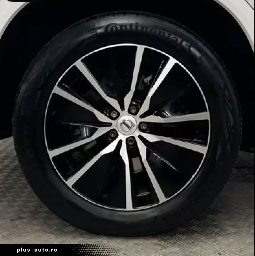 Volvo XC90 B5 D AWD 7SITZ PANO LUFT 360