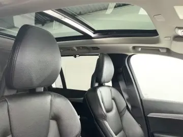 Volvo XC90 B5 D AWD 7SITZ PANO LUFT 360