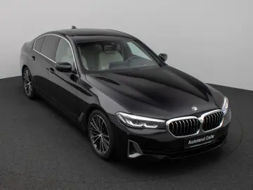BMW 520d Luxury Line Glasdach Kamera HUD DAB H K 19