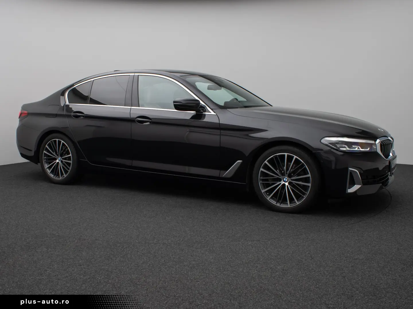 BMW 520d Luxury Line Glasdach Kamera HUD DAB H K 19