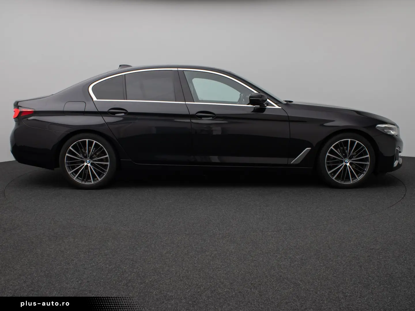 BMW 520d Luxury Line Glasdach Kamera HUD DAB H K 19